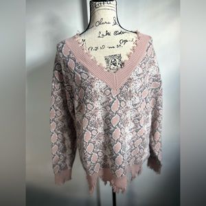 ILLA ILLA Sweater‎ eyelashes hem